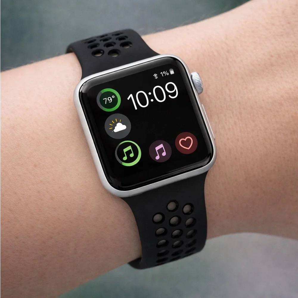 NWOT Apple Watch sports band (38/40)